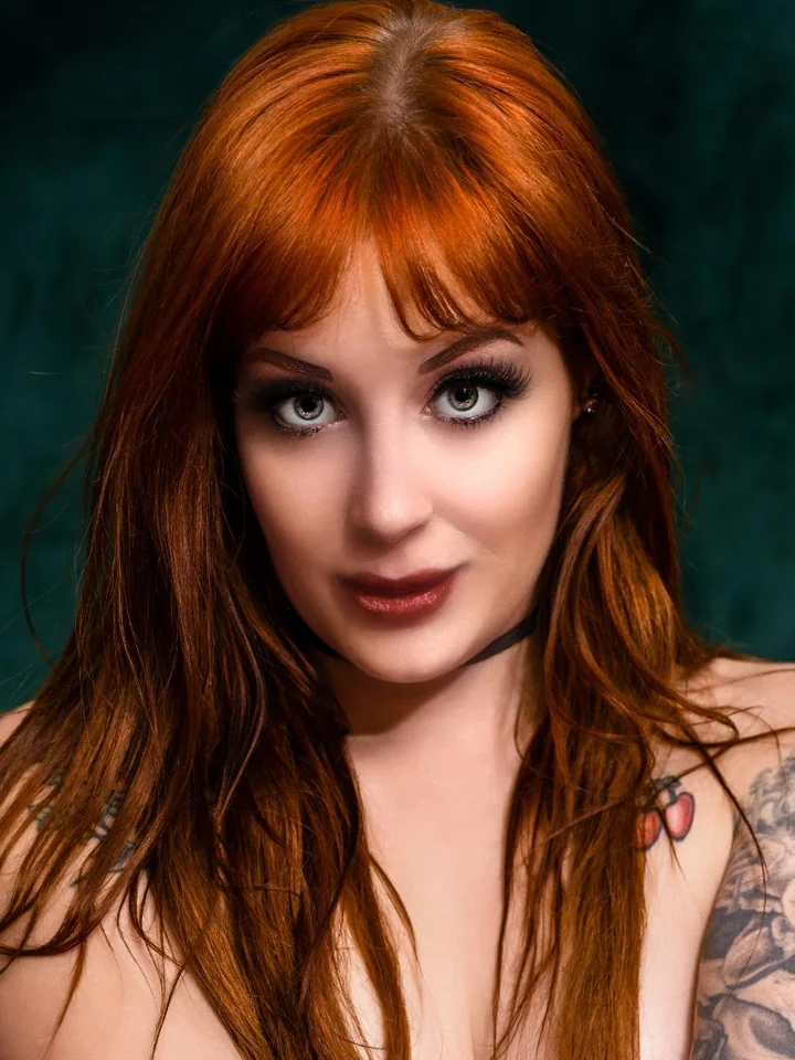 Mel Fire nue, photo 1